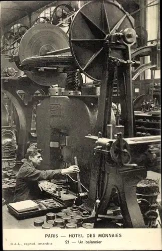 Paris VI. Luxembourg, Hotel des Monnaies, Un balancier