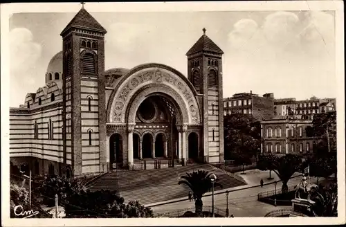 Ak Oran Algerien, La Cathedrale et la Statue de Jeanne d'Arc