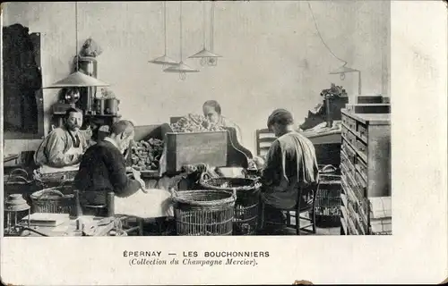 Ak Epernay Marne, Champagne Mercier & Cie, Les Bouchonniers, Korkenherstellung
