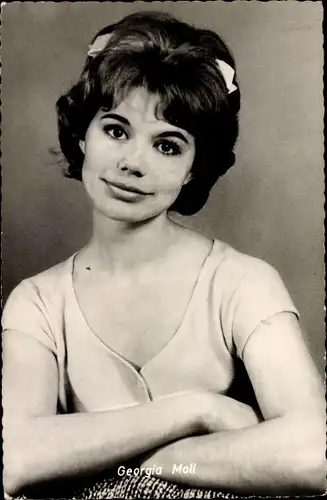 Ak Schauspielerin und Sängerin Georgia Moll, Portrait