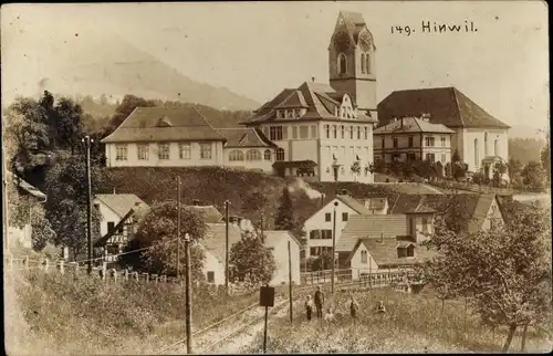 Foto Ak Hinwil Kanton Zürich, Blick auf den Ort, Kirche