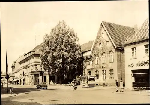 Ak Finsterwalde in der Niederlausitz, Thälmannstraße mit Postamt