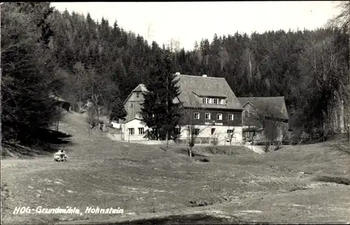 Ak Hohnstein Sächs. Schweiz, HOG Grundmühle am Waldrand