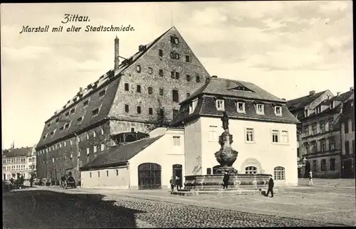 Ak Zittau in Sachsen, Marstall mit alter Stadtschmiede, Brunnen