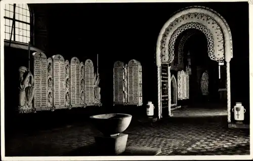 Ak Meißen in Sachsen, Kriegergedächtniskirche, Porzellan