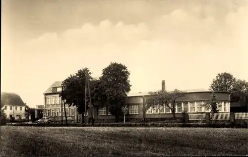 Ak Colditz in Sachsen, Handwerkerheim und Internatsschule Waldhaus, Außenansicht