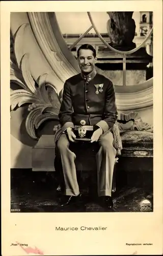 Ak Schauspieler Maurice Chevalier, Portrait in Uniform, Ross Verlag 6200 2