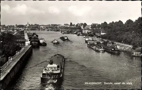 Ak Maasbracht Limburg Niederlande, Gezicht vanaf de sluis