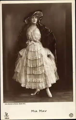 Ak Schauspielerin Mia May, Portrait im Spitzenkleid