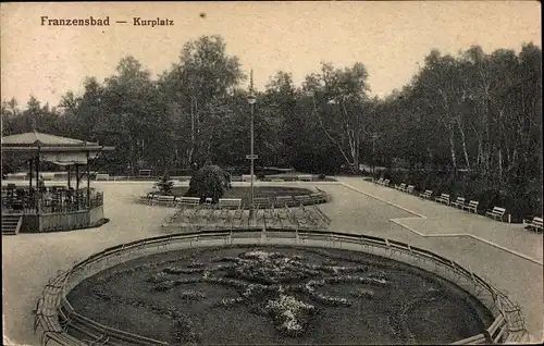 Ak Františkovy Lázně Franzensbad Region Karlsbad, Kurplatz