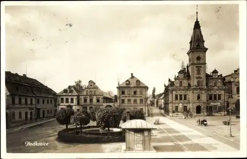 Ak Hodkovice nad Mohelkou Liebenau in Böhmen Region Reichenberg, Stadtansicht, Platz