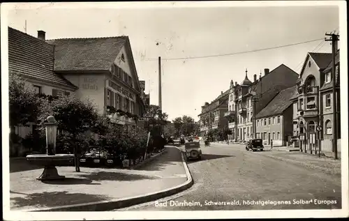 Ak Bad Dürrheim Schwarzwald, Straßenansicht, Brunnen, Cafe Walz