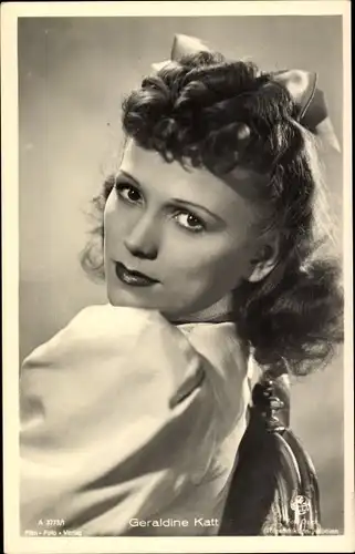 Ak Schauspielerin Geraldine Katt, Portrait