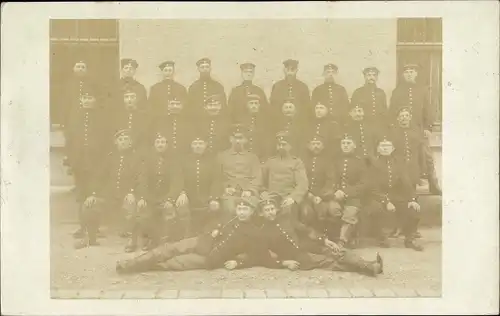 Foto Ak Landsberg am Lech Oberbayern, Deutsche Soldaten in Uniformen, I WK