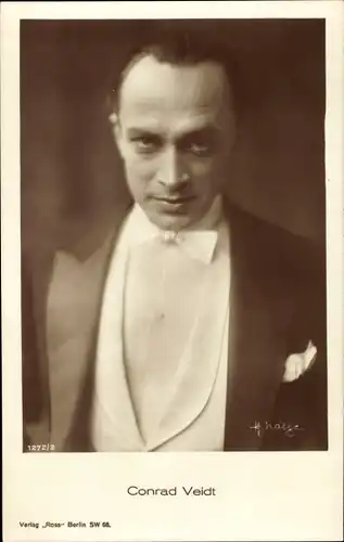 Ak Schauspieler Conrad Veidt, Anzug, Portrait