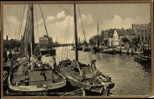 Ak Husum in Nordfriesland, Innenhafen mit Lagerhaus, Boote