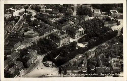 Ak München Bayern, Fliegeraufnahme vom Regina Palast Hotel mit Parkanlage