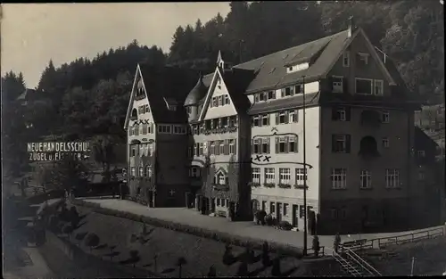 Ak Calw im Nordschwarzwald, Neue Handelsschule, Wald