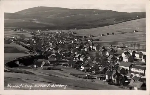 Foto Ak Neudorf Sehmatal im Erzgebirge, Panorama mit Fichtelberg