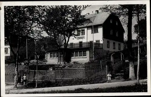 Ak Zöblitz Marienberg im Erzgebirge Sachsen, Partie an der Jugendherberge DJH , Kinder