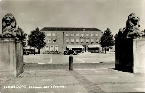 Ak Emmeloord Flevoland Niederlande, Leeuwen met 't Voorhuys