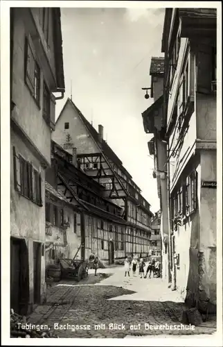 Ak Tübingen am Neckar, Bachgasse mit Blick auf Bewerbeschule