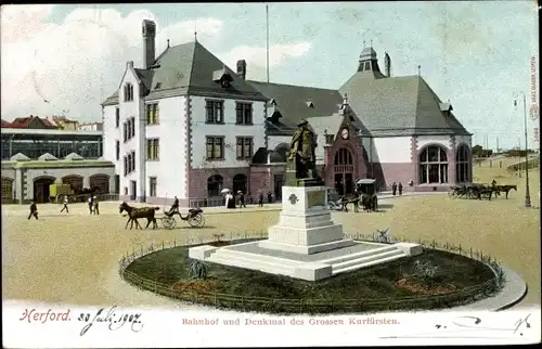 Ak Herford in Westfalen, Bahnhof mit Denkmal des Grossen Kurfürsten