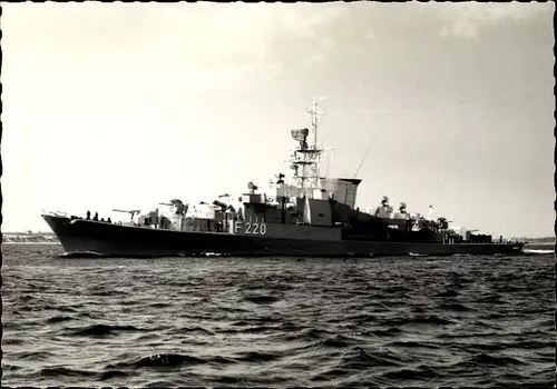 Foto Ak Deutsches Kriegsschiff F220, Bundesmarine