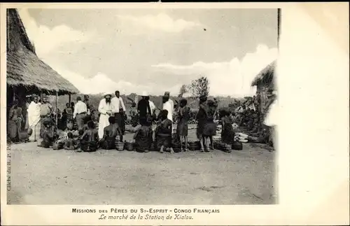 Ak Französisch Kongo, Missions des Pères du St. Esprit, Le marché de la Station de Kialou