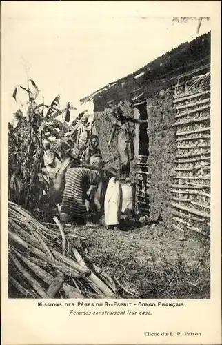 Ak Republik Kongo Französisch Kongo, Femmes construisant leur case, Hausbau, Mission