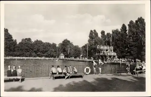 Ak Elsterwerda in Brandenburg, Freibad, Kinder beim Schwimmen