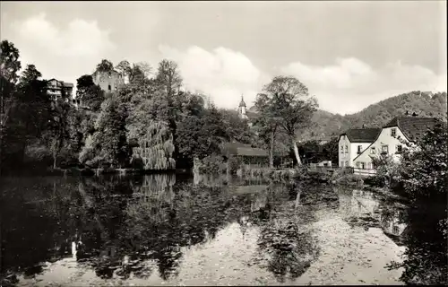 Ak Tharandt im Erzgebirge, Schlossteich mit Blick zur Ruine