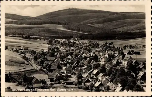 Ak Neudorf Sehmatal im Erzgebirge, Panorama, Fichtelberg