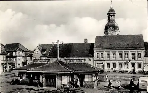 Ak Ruhland in der Oberlausitz, Marktplatz, Glockenturm, Turmuhr