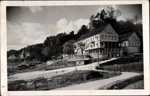 Foto Ak Rathen an der Elbe Sächsische Schweiz, Gasthaus, Anlegestelle der Fähre