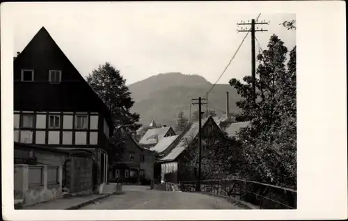 Ak Waltersdorf Großschönau Oberlausitz, Straße und Wohnhäuser im Ort