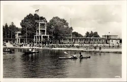 Ak Großschönau in der Oberlausitz Sachsen, Waldstrandbad, Das größte Freibad der DDR