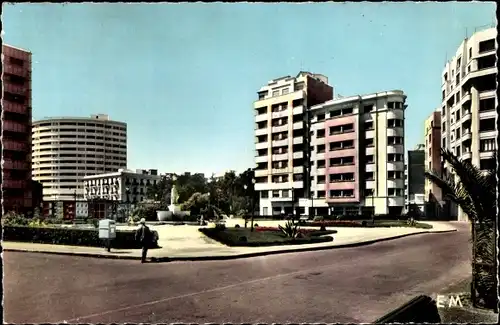 Ak Oran Algerien, Square Lyautey, Platz, Denkmal, Hochhäuser