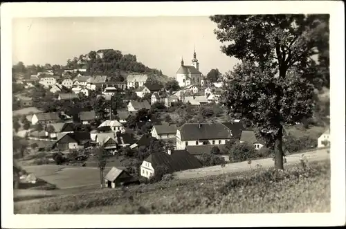 Ak Pecka Petzka Region Königgratz, Panorama vom Ort