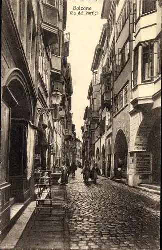 Ak Bolzano Bozen Trentino Südtirol, Portici, Häusergasse, Geschäfte