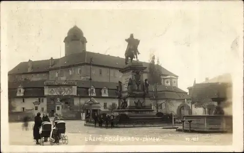 Ak Lázně Poděbrady Bad Podiebrad Region Mittelböhmen, Zamek, Denkmal