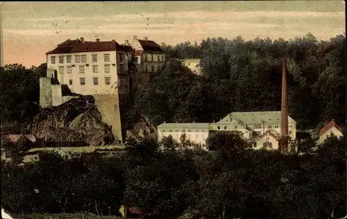 Ak Křižanov Krizanau Region Hochland, Blick auf den Ort, Schornstein, Fabrik