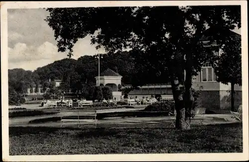 Ak Ostseebad Göhren auf Rügen, Gartenanlage, Parkbank