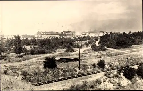 Ak Spremberg in der Lausitz, Schwarze Pumpe, Blick zum Kombinat