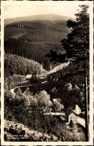 Ak Blauenthal Eibenstock im Erzgebirge, Ortsansicht, Panorama mit dem Auersberg