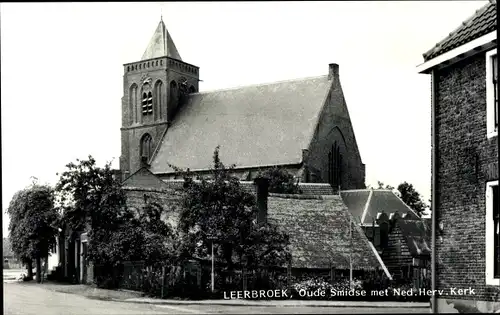 Ak Leerbroek Utrecht Südholland, Oude Smidse met Ned. Herv. Kerk