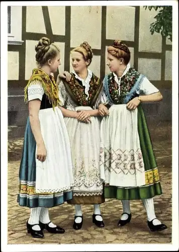 Ak Hessenmädchen in Trachten, Drei Freundinnen