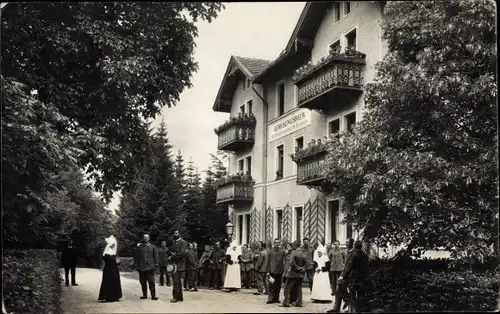 Foto Ak Alzing Siegsdorf im Kreis Traunstein Oberbayern, Genesungsheim, Besucher