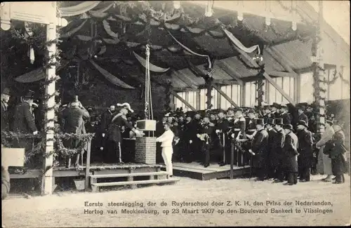 Ak Vlissingen Zeeland Niederlande, Eerste steenlegging der de Ruyterschool door den Prins der Nederl