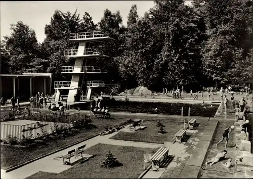 Ak Zschopau im Erzgebirge Sachsen, Sommerbad, Sprungturm, Badegäste